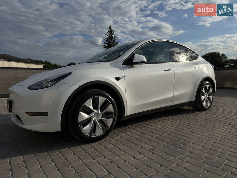 Позашляховик / Кросовер Tesla Model Y 2021 в Тернополі
