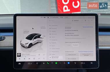 Позашляховик / Кросовер Tesla Model Y 2024 в 