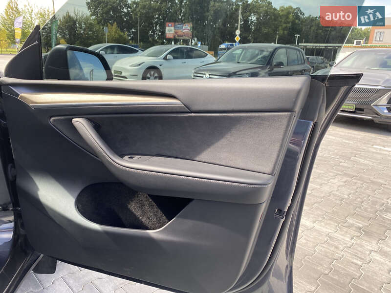 Внедорожник / Кроссовер Tesla Model Y 2023 в Киеве фото 15 Внедорожник / Кроссовер Tesla Model Y 2023 в Киеве