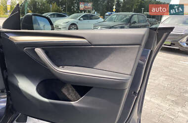 Позашляховик / Кросовер Tesla Model Y 2023 в 