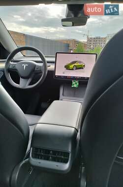 Позашляховик / Кросовер Tesla Model Y 2022 в 