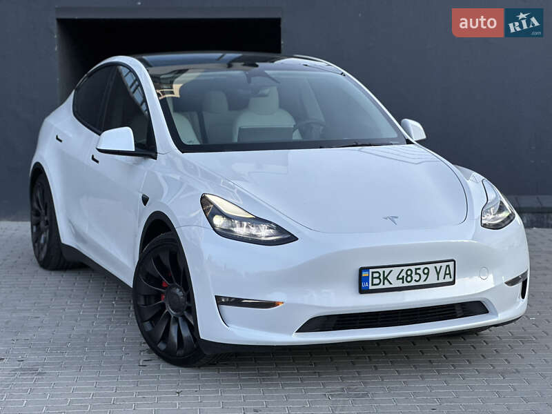 Позашляховик / Кросовер Tesla Model Y 2023 в Рівному