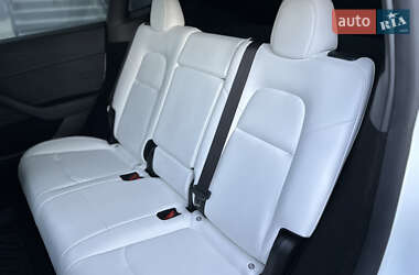 Позашляховик / Кросовер Tesla Model Y 2023 в 