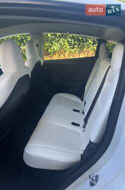 Позашляховик / Кросовер Tesla Model Y 2023 в 