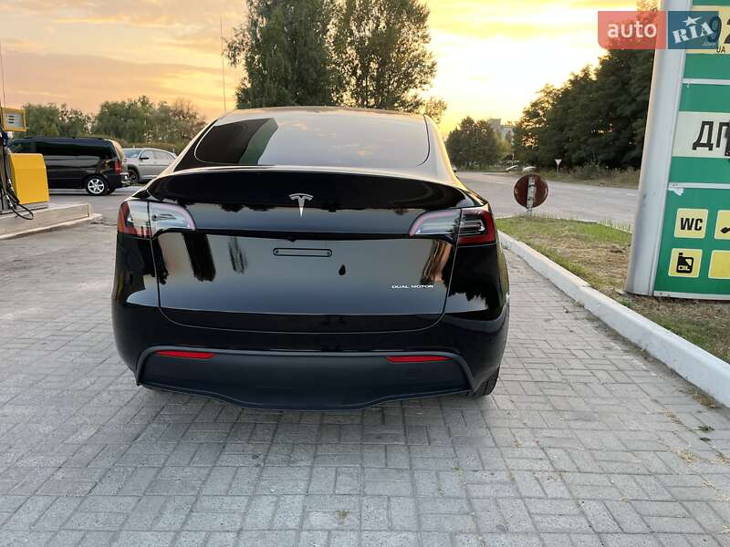 Позашляховик / Кросовер Tesla Model Y 2023 в Києві фото 5 Позашляховик / Кросовер Tesla Model Y 2023 в Києві
