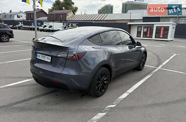 Позашляховик / Кросовер Tesla Model Y 2023 в 