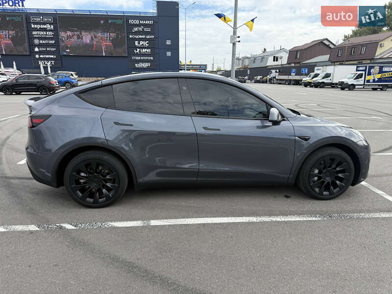 Внедорожник / Кроссовер Tesla Model Y 2023 в Киеве