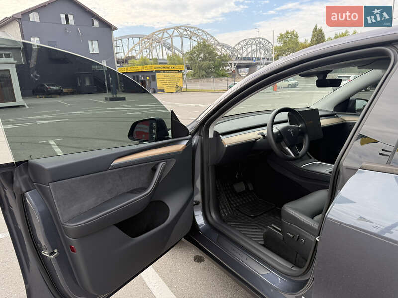 Внедорожник / Кроссовер Tesla Model Y 2023 в Киеве