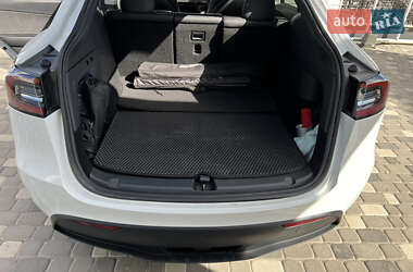Позашляховик / Кросовер Tesla Model Y 2020 в 