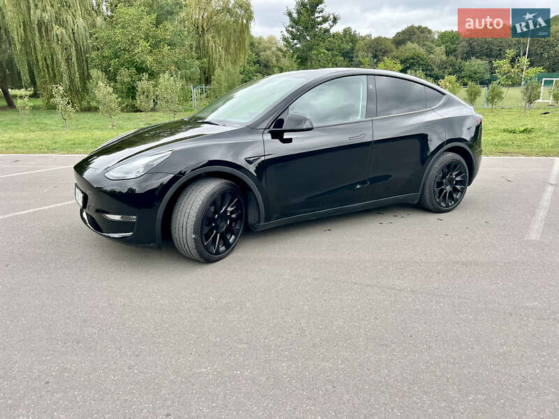 Позашляховик / Кросовер Tesla Model Y 2023 в Івано-Франківську
