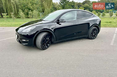 Позашляховик / Кросовер Tesla Model Y 2023 в 