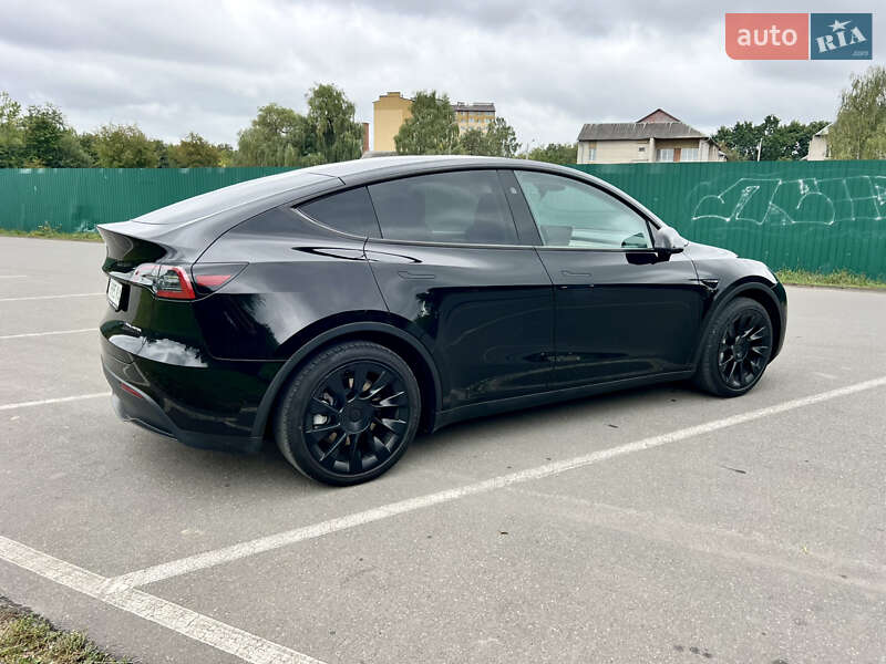 Позашляховик / Кросовер Tesla Model Y 2023 в Івано-Франківську