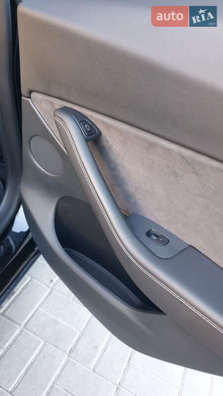 Внедорожник / Кроссовер Tesla Model Y 2021 в Киеве фото 36 Внедорожник / Кроссовер Tesla Model Y 2021 в Киеве