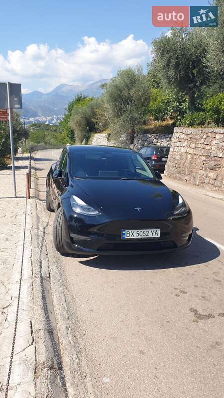 Внедорожник / Кроссовер Tesla Model Y 2021 в Киеве