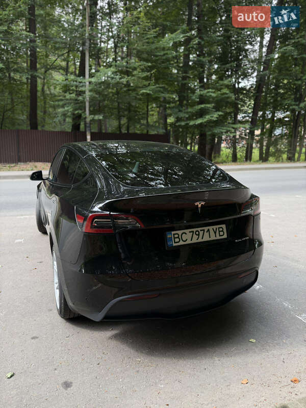 Внедорожник / Кроссовер Tesla Model Y 2023 в Львове