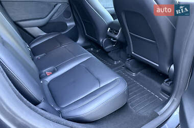 Позашляховик / Кросовер Tesla Model Y 2024 в 