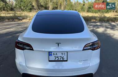 Позашляховик / Кросовер Tesla Model Y 2021 в 