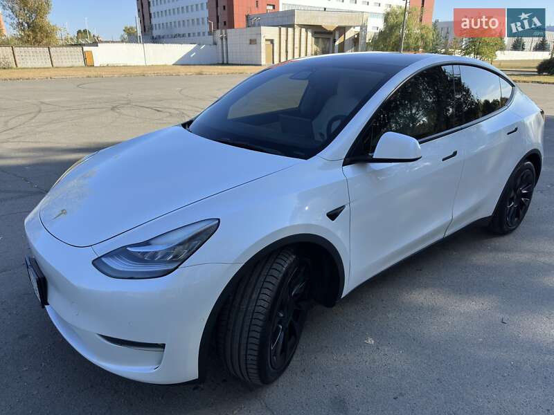 Позашляховик / Кросовер Tesla Model Y 2021 в 
