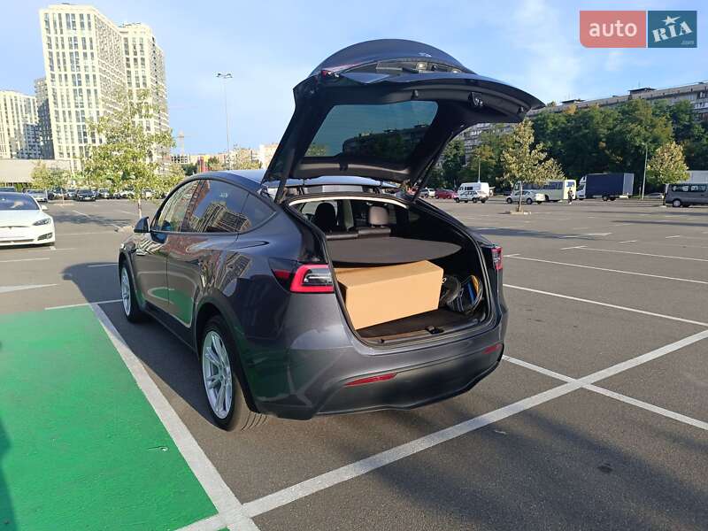 Внедорожник / Кроссовер Tesla Model Y 2022 в Киеве