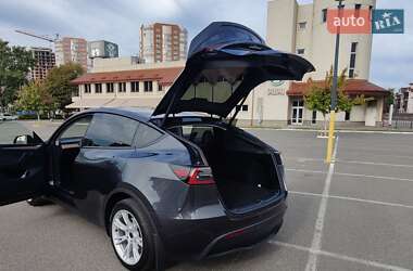 Позашляховик / Кросовер Tesla Model Y 2024 в 