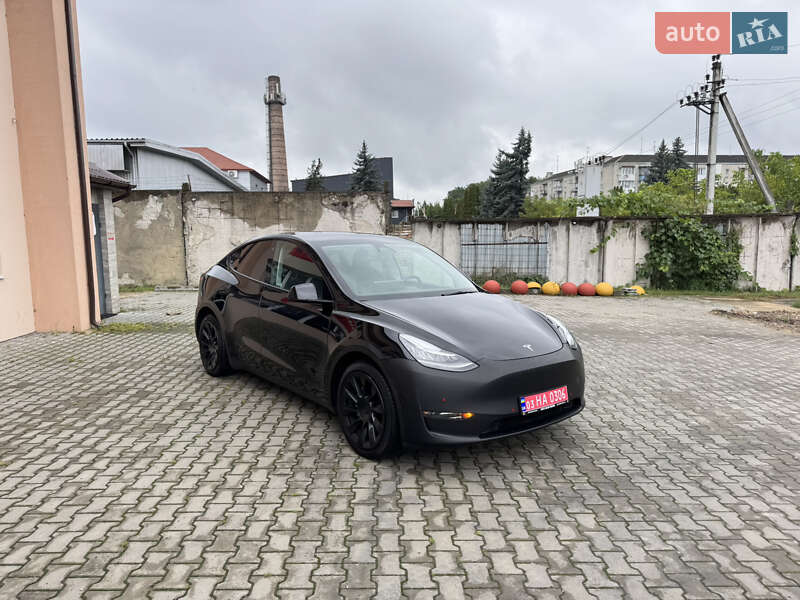 Tesla Model Y 2021