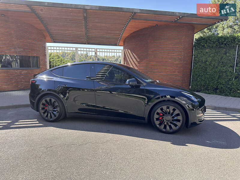 Позашляховик / Кросовер Tesla Model Y 2022 в Києві фото 5 Позашляховик / Кросовер Tesla Model Y 2022 в Києві