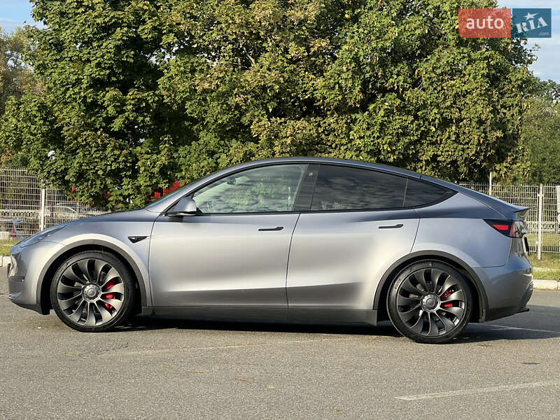 Внедорожник / Кроссовер Tesla Model Y 2023 в Киеве