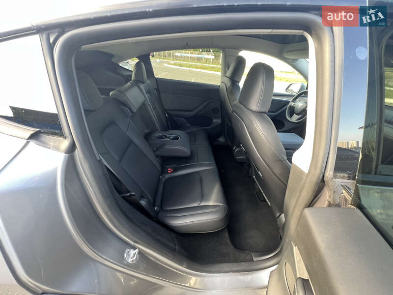 Внедорожник / Кроссовер Tesla Model Y 2023 в Киеве