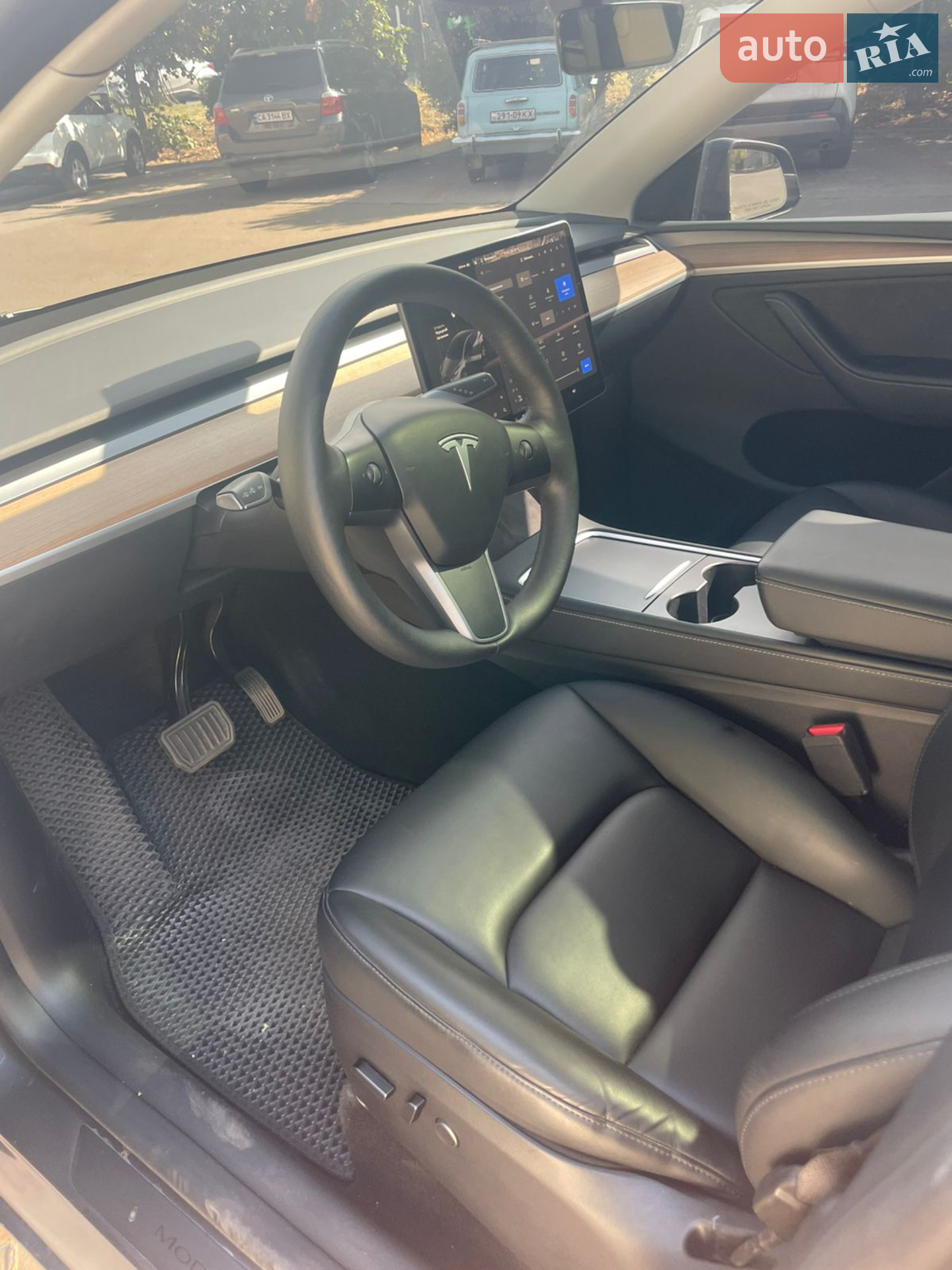 2023 Tesla Model Y - мініатюра 2