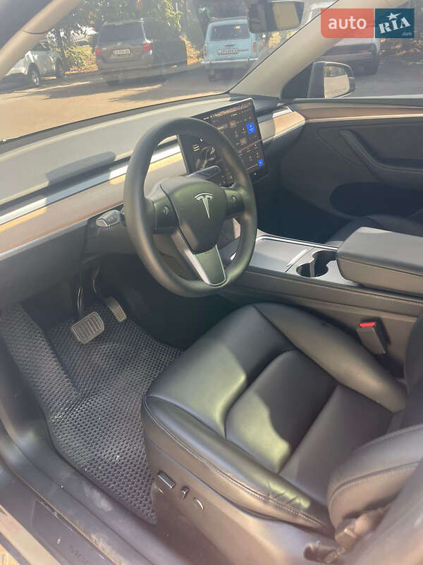 Внедорожник / Кроссовер Tesla Model Y 2023 в Киеве