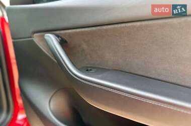Позашляховик / Кросовер Tesla Model Y 2021 в 