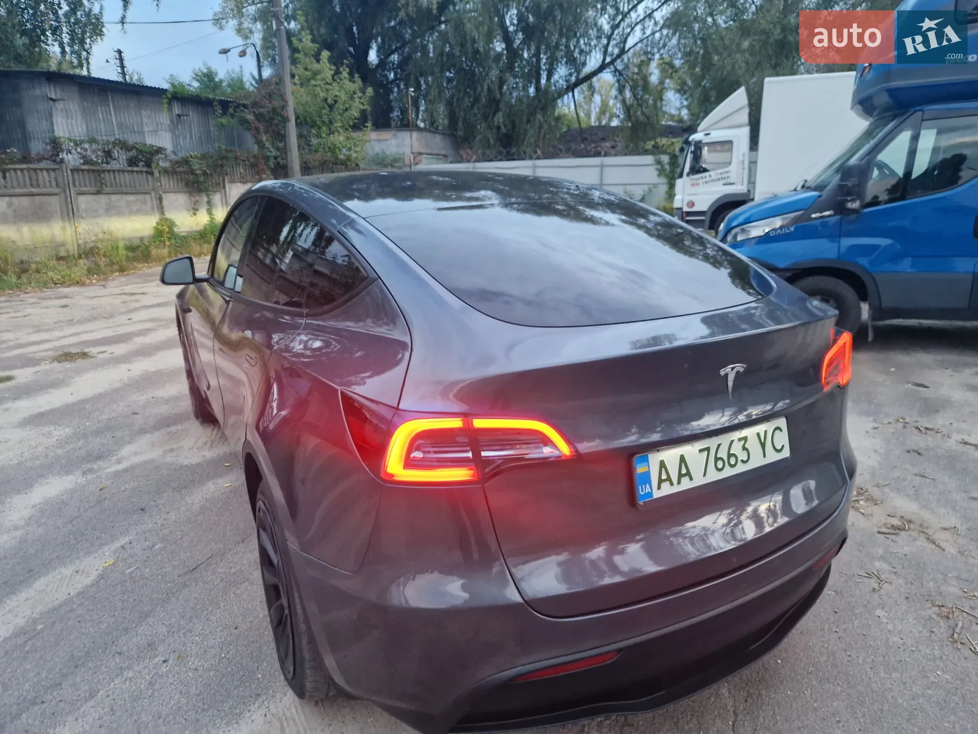 2023 Tesla Model Y - мініатюра 3