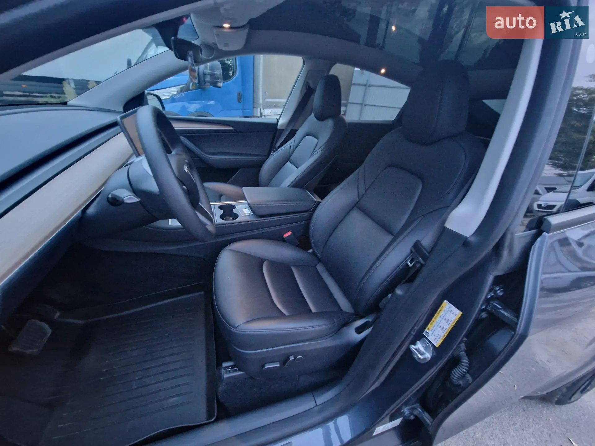 2023 Tesla Model Y - мініатюра 24