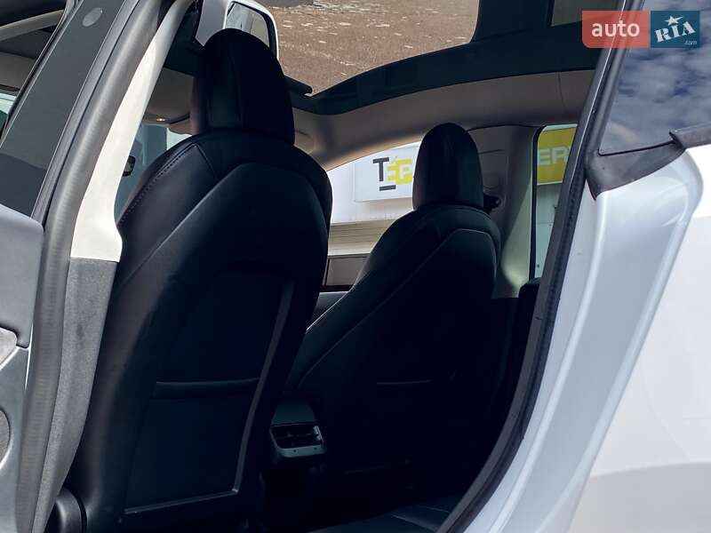 Позашляховик / Кросовер Tesla Model Y 2021 в Києві