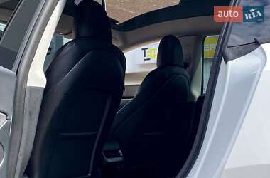 Позашляховик / Кросовер Tesla Model Y 2021 в 