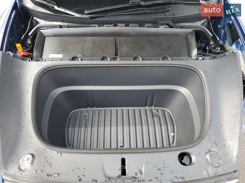 Внедорожник / Кроссовер Tesla Model Y 2025 в Киеве