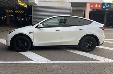 Позашляховик / Кросовер Tesla Model Y 2024 в 