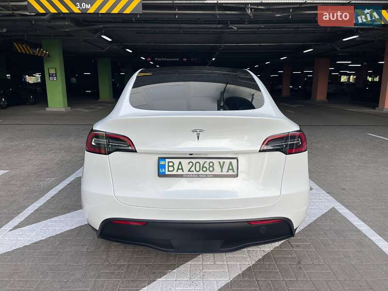 Внедорожник / Кроссовер Tesla Model Y 2024 в Киеве