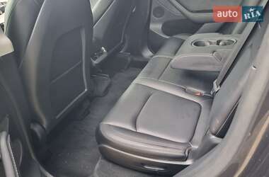 Позашляховик / Кросовер Tesla Model Y 2024 в 