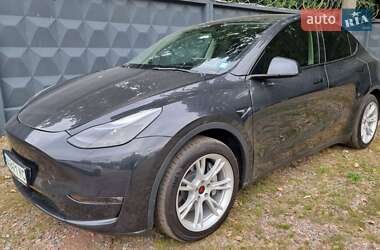 Позашляховик / Кросовер Tesla Model Y 2024 в 