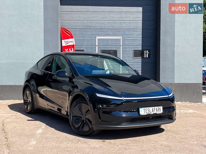 Tesla Model Y 2025