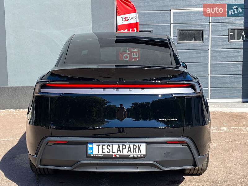 Внедорожник / Кроссовер Tesla Model Y 2025 в Киеве