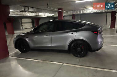 Внедорожник / Кроссовер Tesla Model Y 2024 в 