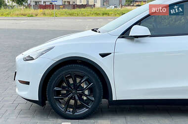 Внедорожник / Кроссовер Tesla Model Y 2021 в 