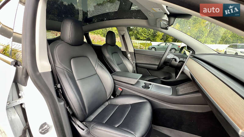 Позашляховик / Кросовер Tesla Model Y 2021 в Луцьку