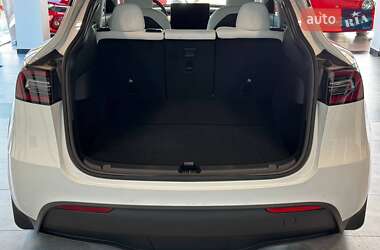 Позашляховик / Кросовер Tesla Model Y 2021 в 