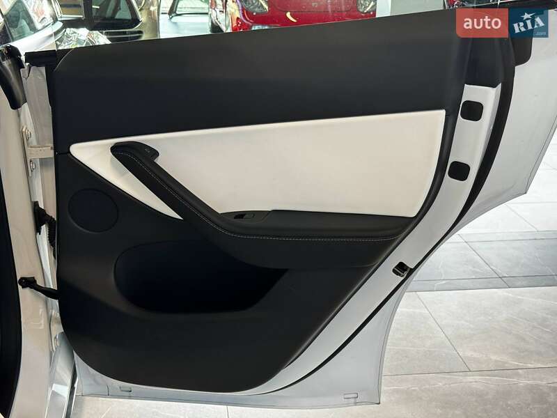 Позашляховик / Кросовер Tesla Model Y 2021 в Львові фото 20 Позашляховик / Кросовер Tesla Model Y 2021 в Львові