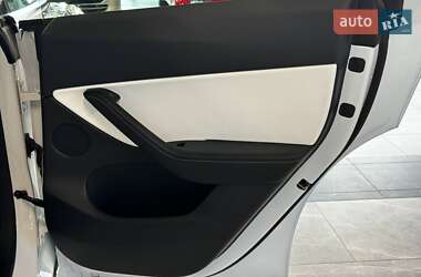 Позашляховик / Кросовер Tesla Model Y 2021 в 
