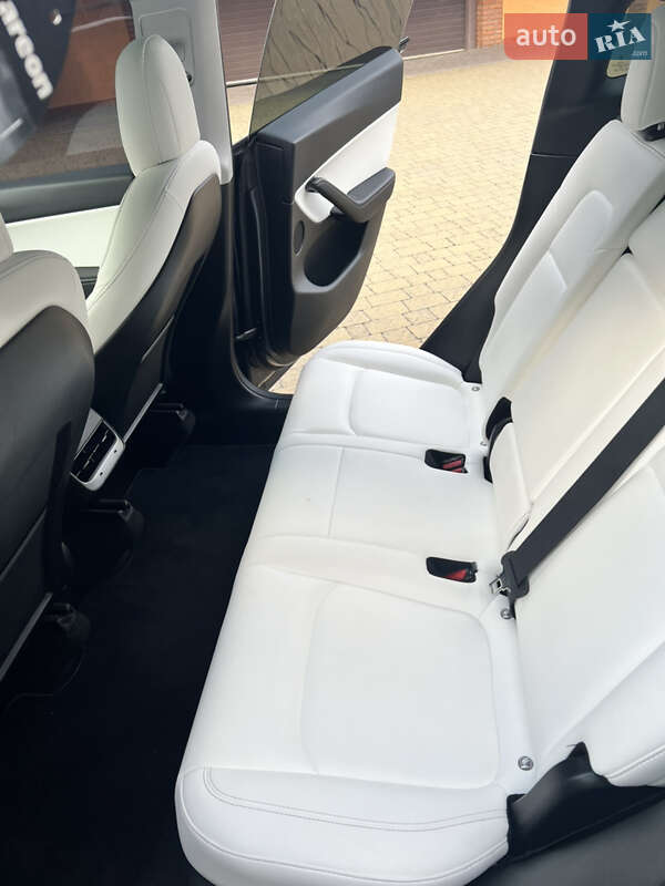Внедорожник / Кроссовер Tesla Model Y 2020 в Львове