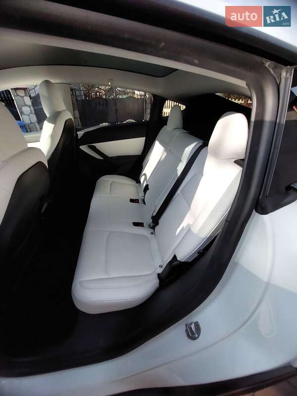 Внедорожник / Кроссовер Tesla Model Y 2020 в Тысменице